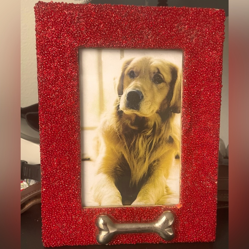Red Beaded Picture Frame Vertical (portrait): 15.5 cm (width) x 21 cm (height)
